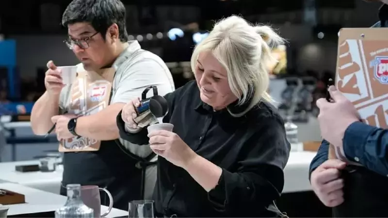 La esencia de la hospitalidad en el universo del café: lecciones de los certámenes profesionales