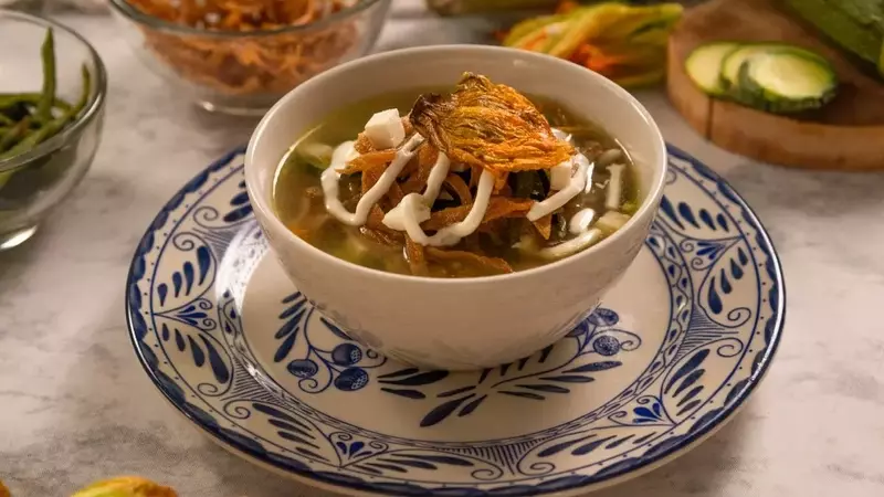 Receta Reconfortante: Sopa de Flor de Calabaza en Pocos Pasos