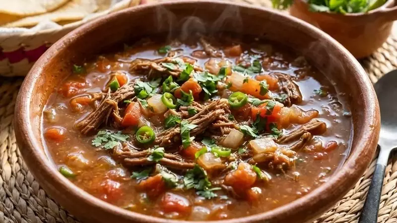 Receta Auténtica de Caldillo de Machaca Sonorense en Minutos