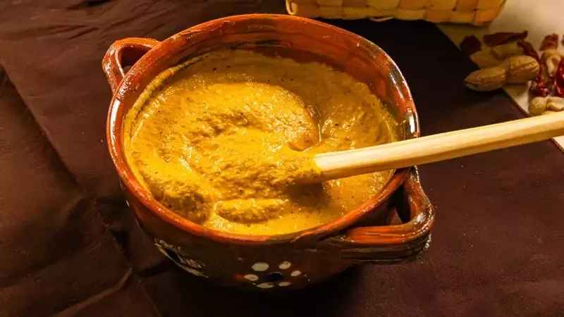 Salsa Picante de Manzano y Cacahuate: El Sabor Intenso que Buscas