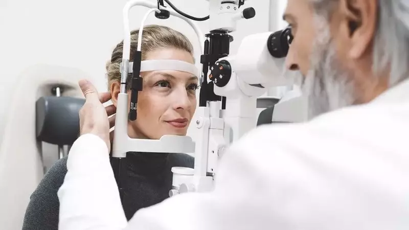 Despídase de las gafas: ¿Es la cirugía refractiva la solución para la miopía?