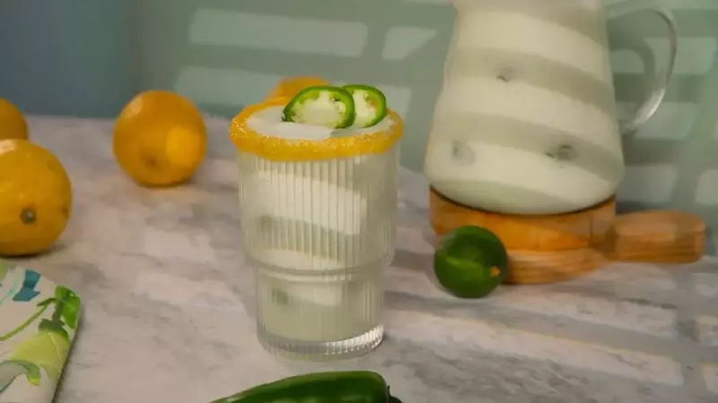 Bebida Refrescante de Chile Jalapeño: Un Toque Vibrante para el Verano