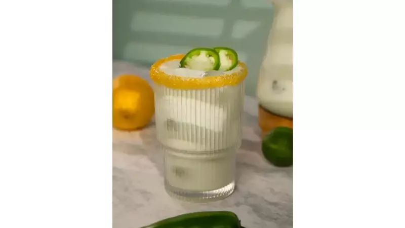 Refrescante Creación Culinaria: Limonada de Jalapeño, la Sensación del Verano