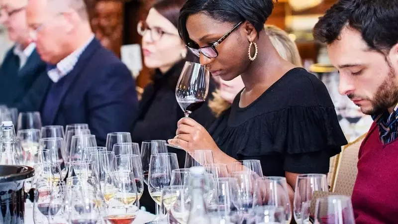 La Percepción Olfativa en el Vino: ¿Un Universo Personal?