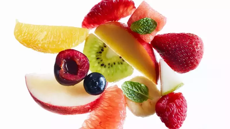 Cómo Elaborar Refrescantes Helados Caseros con Frutas Congeladas