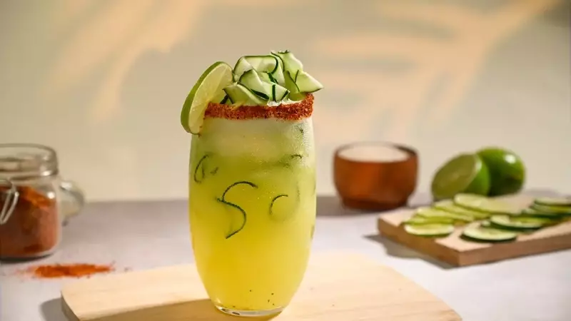 Refrescante Bebida de Pepino, Lima y Chile: Preparación Sencilla