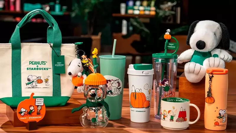 Starbucks y Peanuts Unen Fuerzas para una Colección Otoñal con Sabor a Calabaza