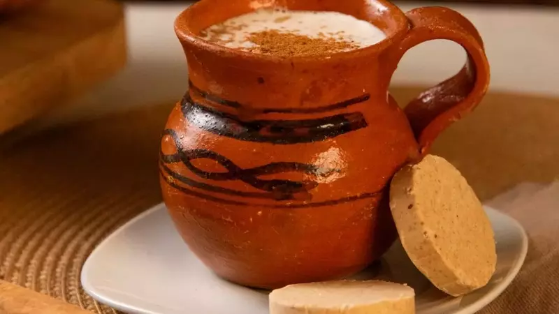 Atole de Arroz y Mazapán: Un Toque Dulce y Cremoso para tu Paladar