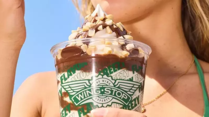 Wingstop Lanza Nueva Línea de Helados Personalizables con Sabores Clásicos