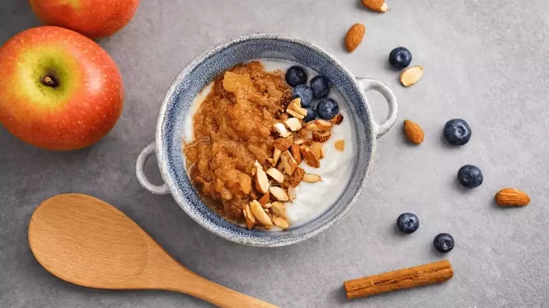 Compota de Manzana con Canela y Pasas: Un Postre Reconfortante