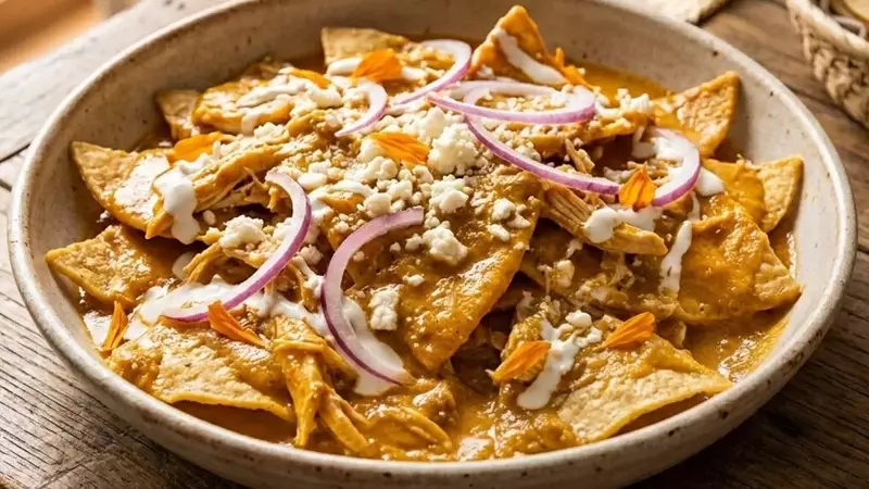 Chilaquiles Festivos con Salsa de Cempasúchil: Una Delicia para el Día de Muertos