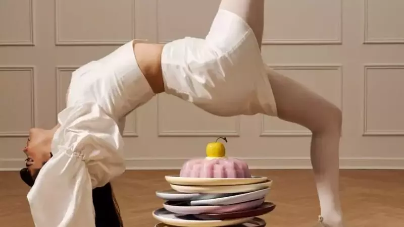 Hommey Transforma la Mesa con una Colección Lúdica y Surrealista