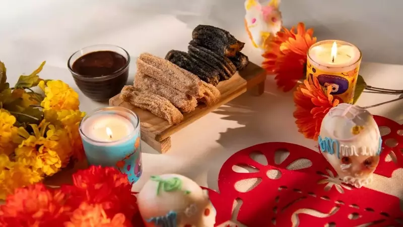 Churros Festivos: Fusión Perfecta de Pan de Muerto y Churros