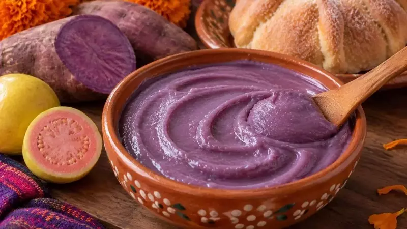 Elaboración Artesanal de Dulce de Camote Morado y Guayaba