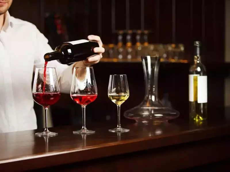 El vino italiano afronta desafíos en los mercados internacionales por la caída de precios